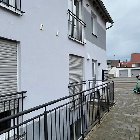 Beautiful Flat, Near Westpark & Hostpital, Easy Parking *